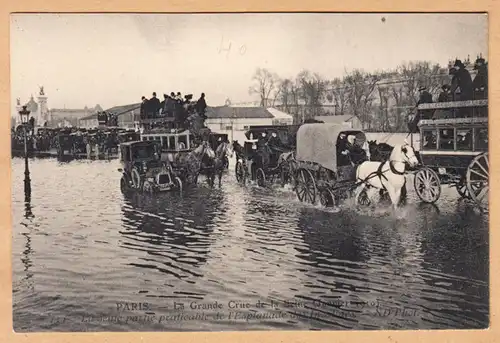 CPA Paris, La Crue de la Seine, La seine partie practicable de l'Esplanade, ungel.