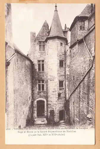 CPA Vannes, Le Chateau Galilard, ancienne Hotel du Parlement de Bretagne, ohnl.