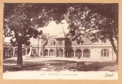 CPA Moulins, Facade du Musee, gel. 1924