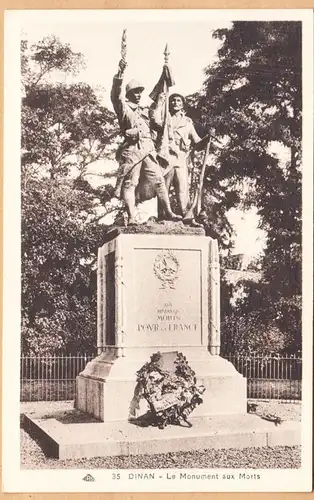 CPA Dinan, Le Monument aux Morts, ungel.