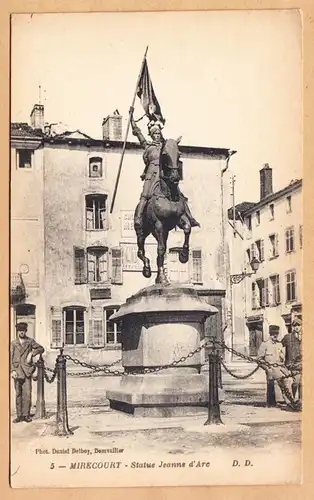 CPA Mirecourt, Statue Jeanne d'Arc, ungel.
