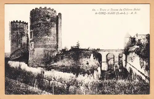 CPA Tours et Douves du Chateau feodal de Cinq-Mars, ungel.