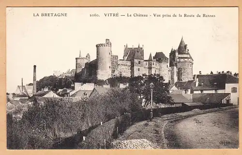 CPA Vitre, Le Chateau, Vue prise de la Route de Rennes, ungel.
