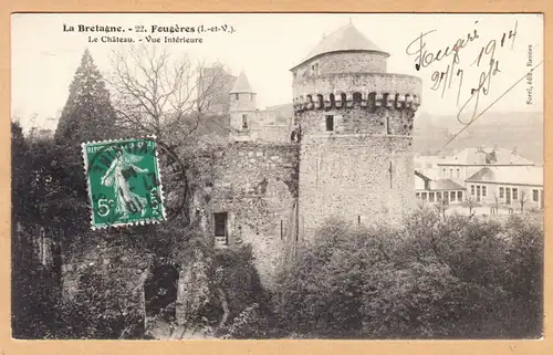 CPA Fougeres, Le Chateau, Vue Interieure, gel.