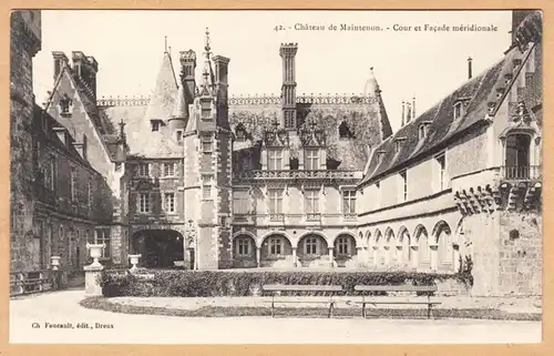 CPA Maintonen, Chateau, Cour et Facade meridionale, ohnl.