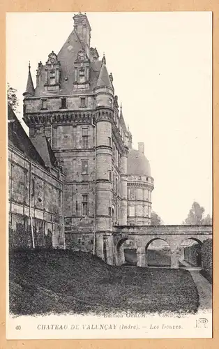 CPA Chateau de Valencay, Les Douves, uns.