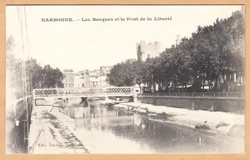 CPA Narbonne, Les barques et le Pont de la Liberte, ohne.