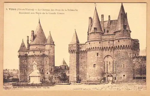 CPA Vitre, Le Chateau des Ducs de la Tremille, unhl.