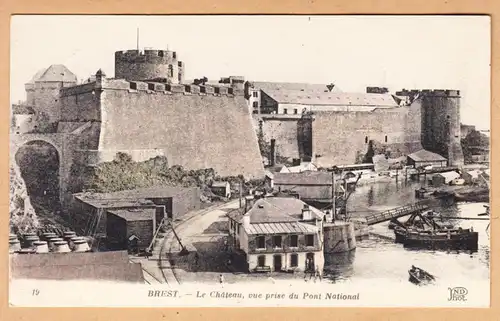 CPA Brest, Le Chateau, vue prise du Pont National, ohn.