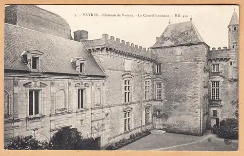 CPA Vayres, Chateau de vayres, La Cour d'honneur, ungel.