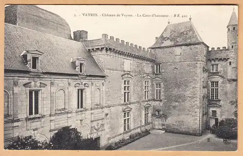CPA Vayres, Chateau de vayrs, La Cour d'honneur, ohnl.