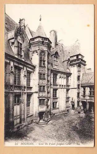 CPA Bourges, Cour du Palais Jacques-Coeur, ohn.