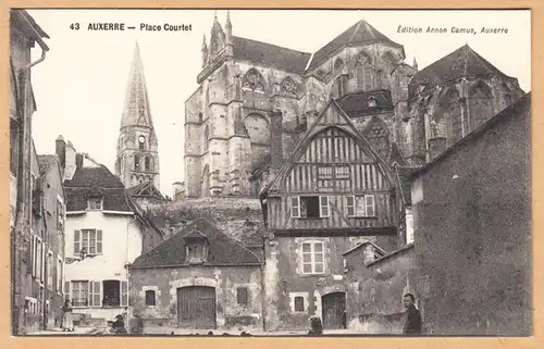 CPA Auxerre, Place Courtet, ungel.