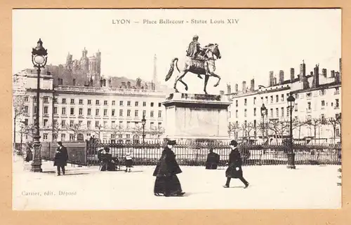 CPA Lyon, Place Bellecour, Statue Louis, Militaire Post, 14 section, Groupe de Perrache, gel.