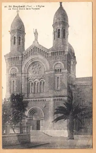 CPA Saint-Raphaël, L'Eglise, ungel.