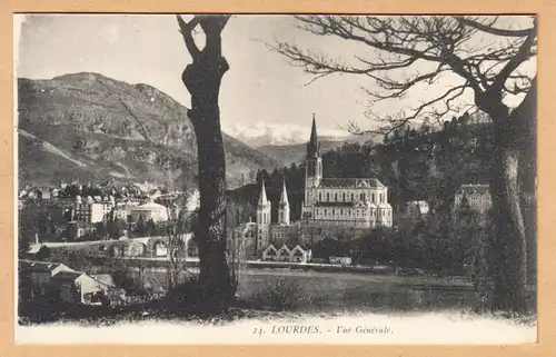 CPA Lourdes, Vue Generale, imparfaite.