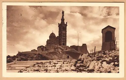 CPA Marseille, Basilique de Notre Dame de la Garde, engloutissant 1930