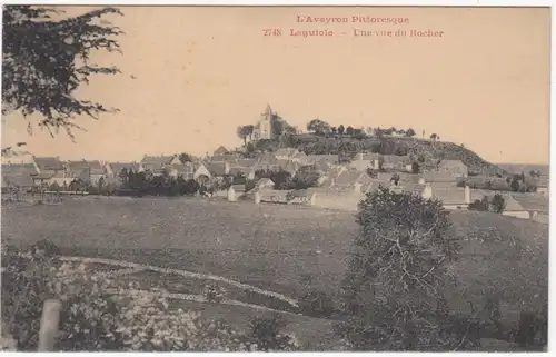 CPA Laguiole, Une vue du Rocher, mons.