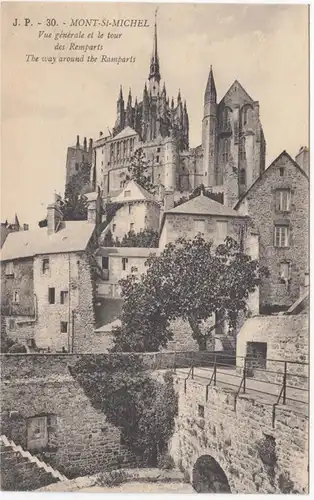 CPA Le Mont Saint Michel, Vue Generale et le Tour des Remparts, uns.