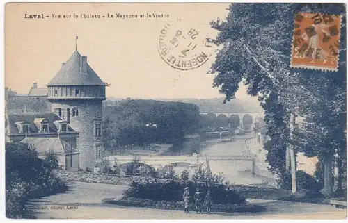 CPA Laval, Vue sur le Chateau, La Mayenne et le Viaduc, gel. 1928