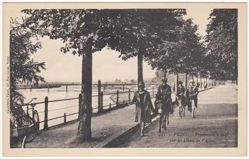 CPA Vichy, Promenade à anes sur les Quais de l'Allier, ungel.