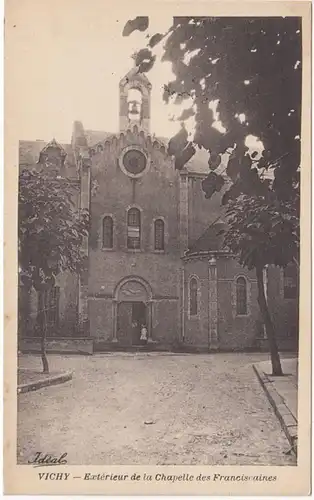 CPA Vichy, Exterieur de la Chapelle des Franciscaines, ungel.