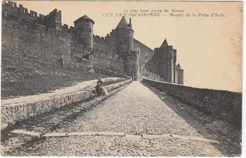 CPA Carcassonne, Montrée de la Porte d'Aude, ungel.