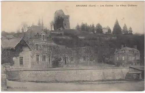CPA Brionne, Les Ecoles, Le Vieux Chateau, gel.