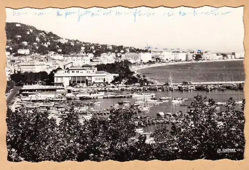 CPA Cannes, Vue sur le Port la Promenade et la Croisette, gel.