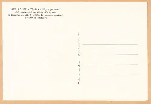 CPA Arles, Theatre antique qui aurait ete communication sous le sicle d'Auguste et date au XIII siecle