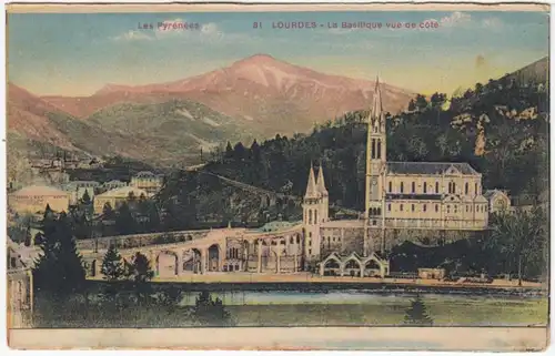 CPA Lourdes, La Basilique vue de cote, ungel.