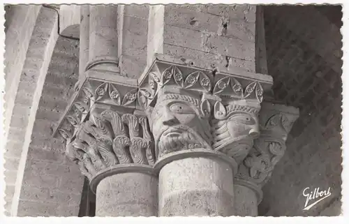 CPA Aulnay, L'Eglise Romane, Un des Chapiteaux interieurs, ungel.