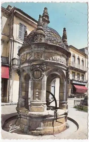 CPA Saint-Jean-d'Angély, La Fontaine du Pilori, gel.