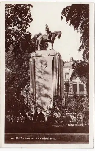 CPA Lille, Monument au Marechal Foch, monuments au Maire