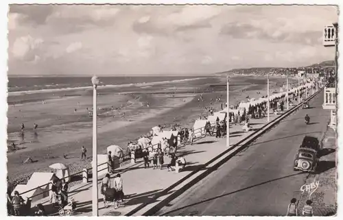 CPA Villers-sur-Mer, La Plage et la Digue, gel.