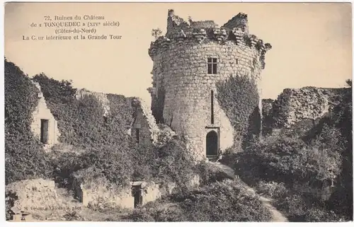 CPA Ruines du Chateau de Tonquedec, La Cour interieure et la Grande Tour, ungel.