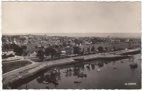 CPA Ouistreham Riva Bella, Le Port et Riviera Belle, en 1954