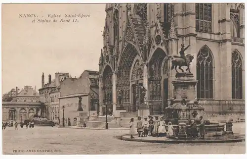 CPA Nancy, Eglise Saint Epvre et Statue de Rene ll, ohnl.