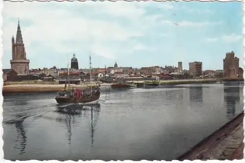 CPA La Rochelle, Sortie du Port, ohn.