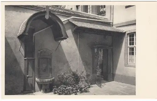 AK Francfort-sur-le-Main, Goethehaus, Court avec fontaine, peu.