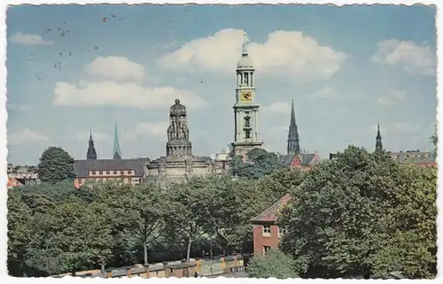 AK Hambourg, église du Micaël avec monument à Bismarck, en 1960