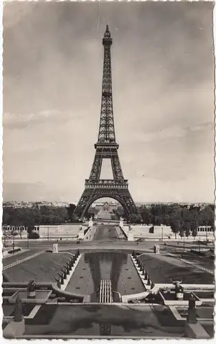 CPM, Paris, La Tour Eiffel, unhle.