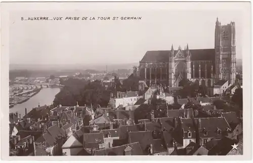 CPA Auxerre, Vue prisse de la Tour St. Germain, ohn.