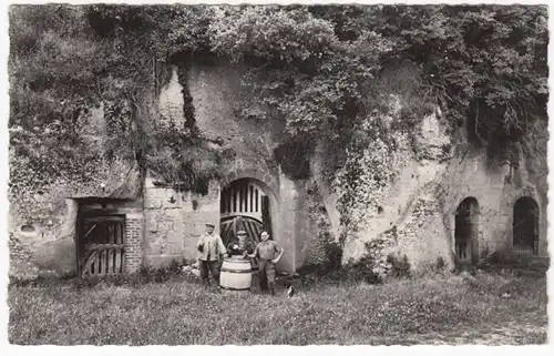 CPA La Chatre-sur-le-Loir, Caves dans le Roc, en 1981