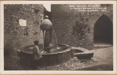 CP Peille, La Fontaine Gothique et la Porte des Lascarits de Castellar, gel. 1933