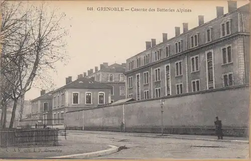 CPA Grenoble, caserne de la batterie Alpines, non datée 1916