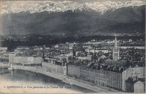 CPA Grenoble, Vue generale et la Chaine des Alpes, gel.