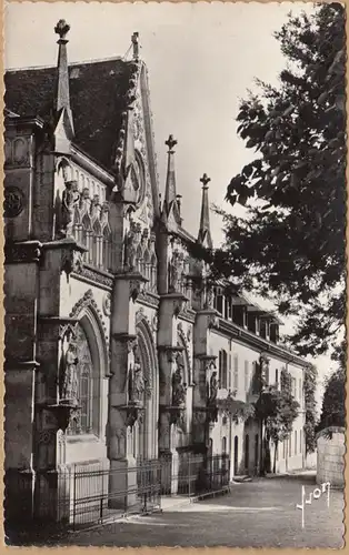 CPA Le Bourget du Lac, Façade de l'Eglise de l'Abbaye de Hautecombe, ungel.