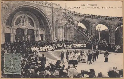 CPA Lourdes, Procession du Saint-Sacrement, gel.