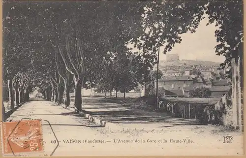 CPA Vaison, L'Avenue de la Gare et la Haute-Ville, gel. 1929
